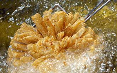 8 Frying Oil Mistakes You Didn’t Know You Were Making