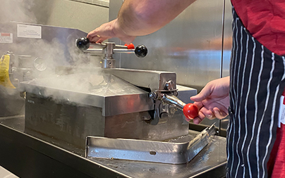 The Oil-Saving Advantages of Pressure Frying